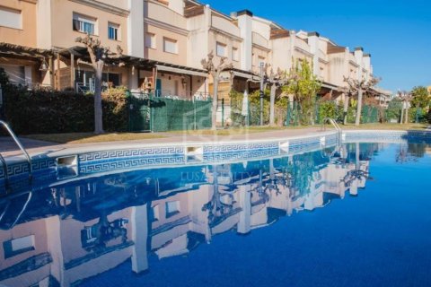 Casa adosada de 5 dormitorios en venta en Calafell, Tarragona, Cataluña, Spain № 1098 - foto 17
