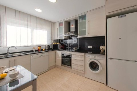 Casa adosada de 5 dormitorios en venta en Calafell, Tarragona, Cataluña, Spain № 1098 - foto 4