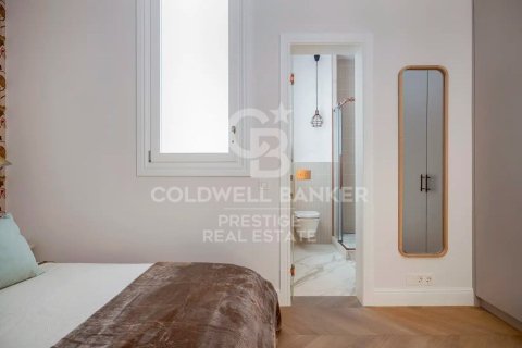 Apartamento de 4 dormitorios en venta en Barcelona, Cataluña, Spain № 5452 - foto 19