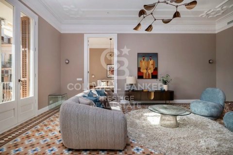 Apartamento de 4 dormitorios en venta en Barcelona, Cataluña, Spain № 5452 - foto 8