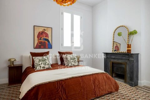 Apartamento de 4 dormitorios en venta en Barcelona, Cataluña, Spain № 5452 - foto 17