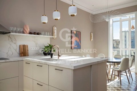 Apartamento de 4 dormitorios en venta en Barcelona, Cataluña, Spain № 5452 - foto 5
