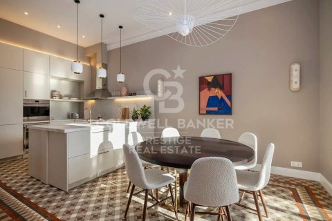 Apartamento de 4 dormitorios en venta en Barcelona, Cataluña, Spain № 5452 - foto 7
