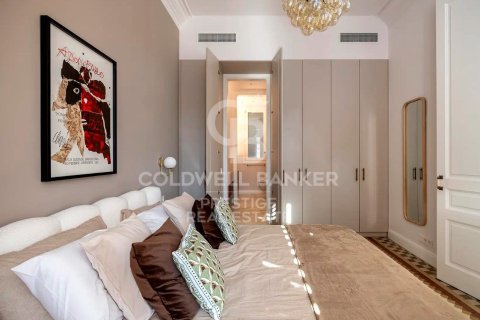 Apartamento de 4 dormitorios en venta en Barcelona, Cataluña, Spain № 5452 - foto 16