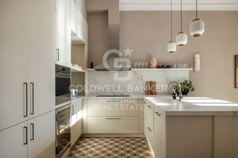 Apartamento de 4 dormitorios en venta en Barcelona, Cataluña, Spain № 5452 - foto 4