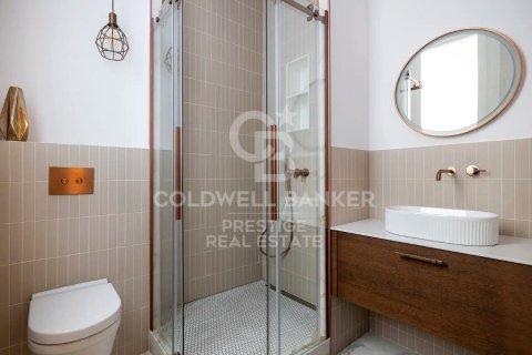 Apartamento de 4 dormitorios en venta en Barcelona, Cataluña, Spain № 5452 - foto 12