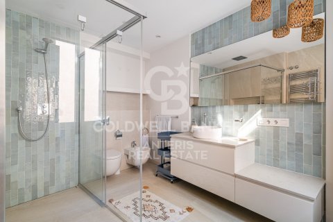 Ático de 2 dormitorios en venta en Barcelona, Cataluña, Spain № 5448 - foto 11