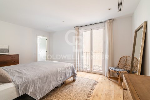 Ático de 2 dormitorios en venta en Barcelona, Cataluña, Spain № 5448 - foto 8
