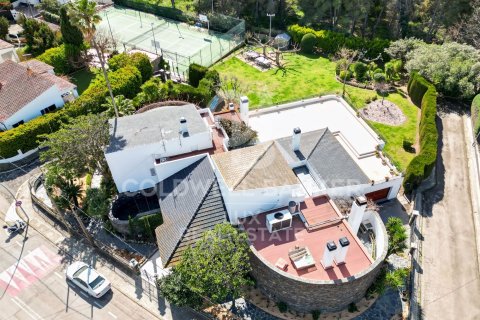 Сasa de 6 dormitorios en venta en Roses, Gerona, Cataluña, Spain № 5730 - foto 15
