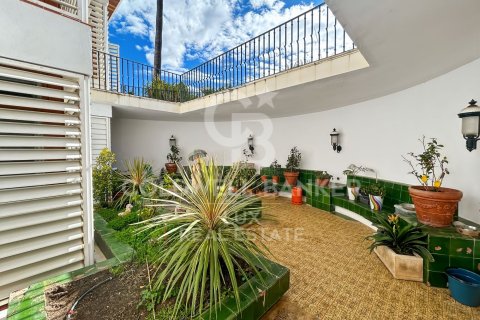 Сasa de 6 dormitorios en venta en Roses, Gerona, Cataluña, Spain № 5730 - foto 8