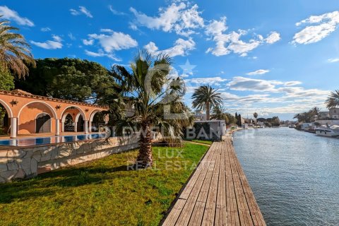 Купить виллу в Эмпуриабрава, Испания с 5 спален, 541м², № 5732 - фото 2