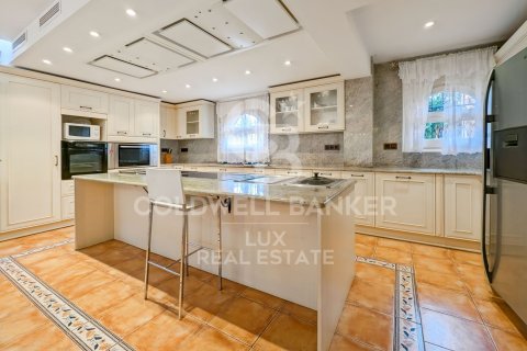 Купить виллу в Эмпуриабрава, Испания с 5 спален, 541м², № 5732 - фото 4