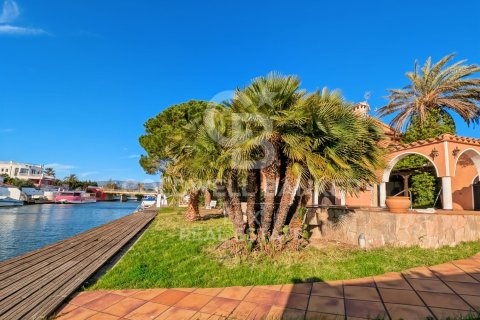 Купить виллу в Эмпуриабрава, Испания с 5 спален, 541м², № 5732 - фото 26