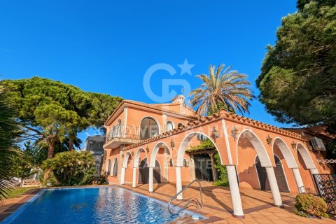 Купить виллу в Эмпуриабрава, Испания с 5 спален, 541м², № 5732 - фото 3