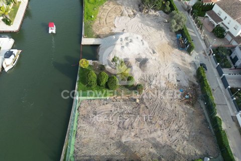 500 sq.m. land plot for sale in Empuriabrava, Girona, Catalonia, Spain № 5729 - photo 5
