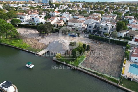 Parcela de 500 m² en venta en Empuriabrava, Gerona, Cataluña, Spain № 5729