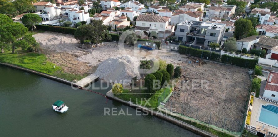 500 sq.m. land plot for sale in Empuriabrava, Girona, Catalonia, Spain № 5729