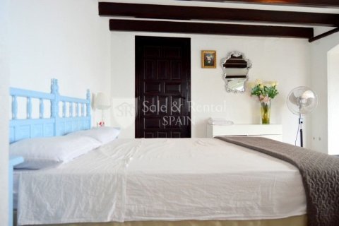 Сasa de 5 dormitorios en venta en Lloret de Mar, Gerona, Cataluña, Spain № 6726 - foto 19