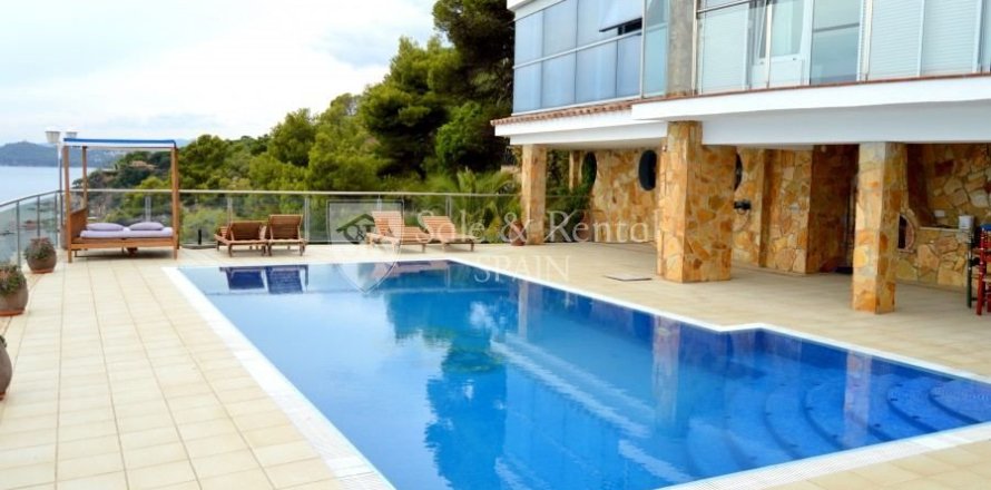 Сasa de 5 dormitorios en venta en Lloret de Mar, Gerona, Cataluña, Spain № 6726