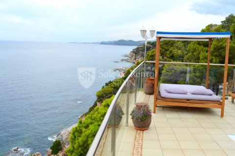 Сasa de 5 dormitorios en venta en Lloret de Mar, Gerona, Cataluña, Spain № 6726 - foto 5