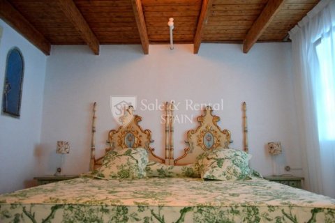 Сasa de 5 dormitorios en venta en Lloret de Mar, Gerona, Cataluña, Spain № 6726 - foto 16