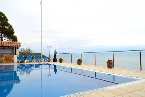 Сasa de 5 dormitorios en venta en Lloret de Mar, Gerona, Cataluña, Spain № 6726 - foto 3
