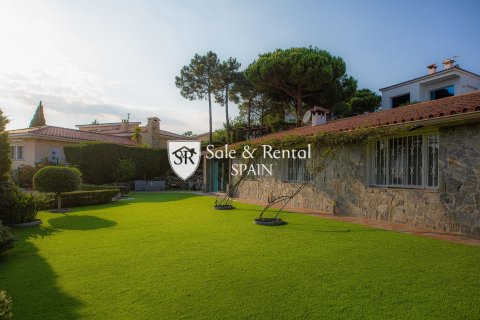 Сasa de 3 dormitorios en venta en Lloret de Mar, Gerona, Cataluña, Spain № 6729 - foto 25
