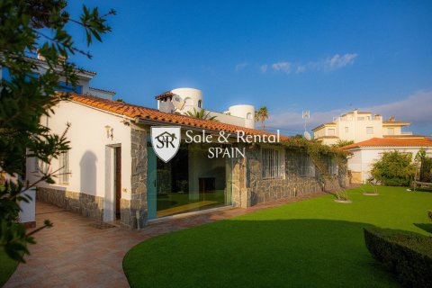 Сasa de 3 dormitorios en venta en Lloret de Mar, Gerona, Cataluña, Spain № 6729 - foto 20