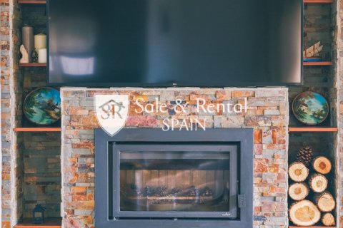 Сasa de 3 dormitorios en venta en Lloret de Mar, Gerona, Cataluña, Spain № 6729 - foto 7