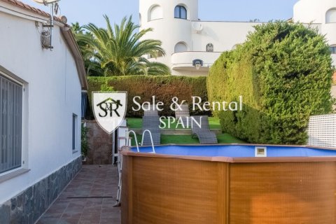 Сasa de 3 dormitorios en venta en Lloret de Mar, Gerona, Cataluña, Spain № 6729 - foto 22