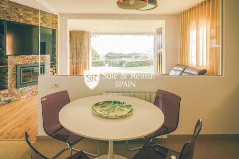 Сasa de 3 dormitorios en venta en Lloret de Mar, Gerona, Cataluña, Spain № 6729 - foto 8