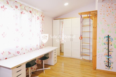 Сasa de 3 dormitorios en venta en Lloret de Mar, Gerona, Cataluña, Spain № 6729 - foto 13