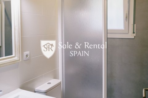 Сasa de 3 dormitorios en venta en Lloret de Mar, Gerona, Cataluña, Spain № 6729 - foto 17