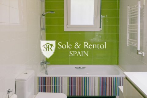 Сasa de 3 dormitorios en venta en Lloret de Mar, Gerona, Cataluña, Spain № 6729 - foto 16