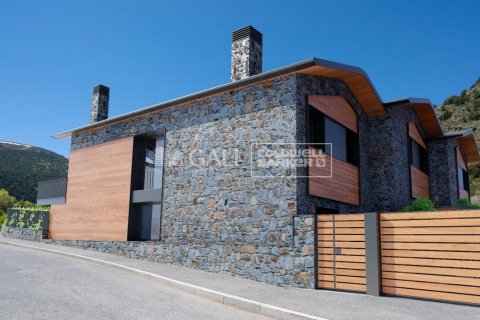 Сasa de 3 dormitorios en venta en Principado De Andorra (Ninguna Poblacion Tiene C.P.), Lérida, Cataluña, Spain № 5574 - foto 9