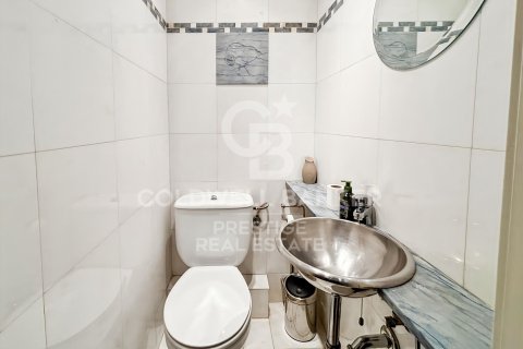 Ático de 2 dormitorios en venta en Barcelona, Cataluña, Spain № 5578 - foto 17