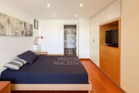 Ático de 2 dormitorios en venta en Barcelona, Cataluña, Spain № 5578 - foto 11