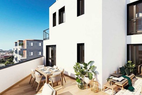 Apartamento de 4 dormitorios en venta en Roger de Flor 05 Granollers, Barcelona, Cataluña, Spain № 2977 - foto 2