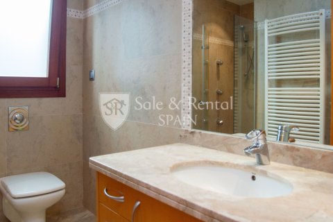 Сasa de 7 dormitorios en venta en Blanes, Gerona, Cataluña, Spain № 6736 - foto 30