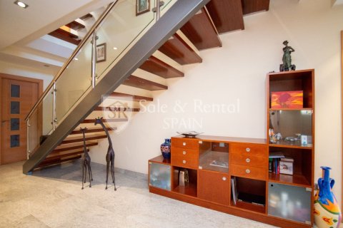 Сasa de 7 dormitorios en venta en Blanes, Gerona, Cataluña, Spain № 6736 - foto 3