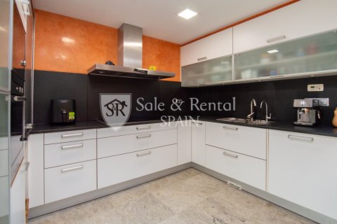 Сasa de 7 dormitorios en venta en Blanes, Gerona, Cataluña, Spain № 6736 - foto 14