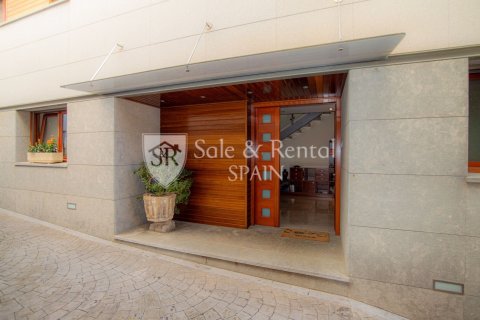 Сasa de 7 dormitorios en venta en Blanes, Gerona, Cataluña, Spain № 6736 - foto 2