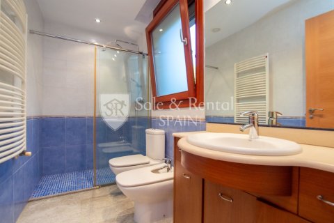Сasa de 7 dormitorios en venta en Blanes, Gerona, Cataluña, Spain № 6736 - foto 18