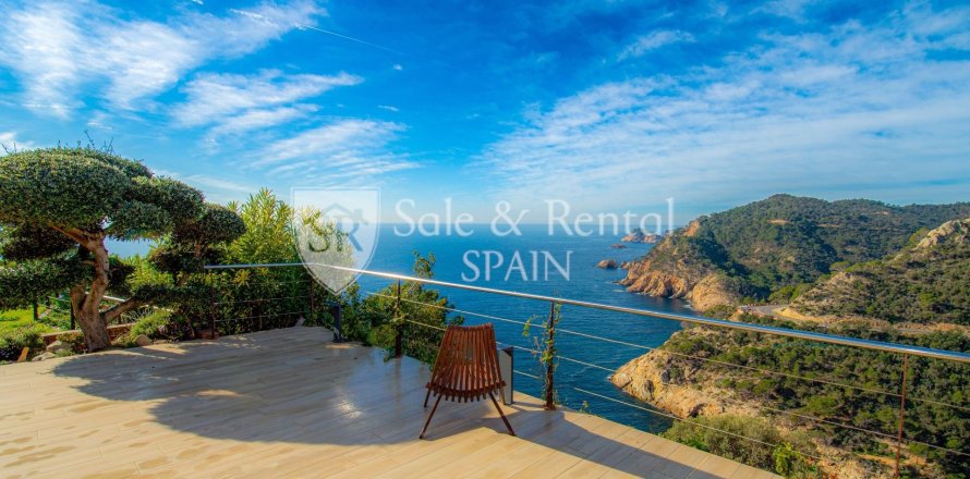 Сasa de 5 dormitorios en venta en Tossa de Mar, Gerona, Cataluña, Spain № 6735