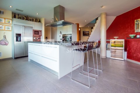 Сasa de 5 dormitorios en venta en Tossa de Mar, Gerona, Cataluña, Spain № 6735 - foto 17