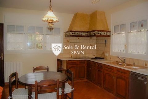 Сasa de 6 dormitorios en venta en Lloret de Mar, Gerona, Cataluña, Spain № 6739 - foto 13