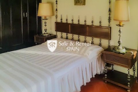 Сasa de 6 dormitorios en venta en Lloret de Mar, Gerona, Cataluña, Spain № 6739 - foto 16