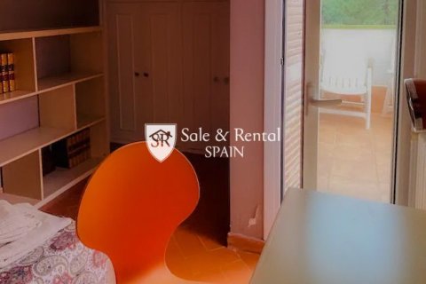 Сasa de 6 dormitorios en venta en Lloret de Mar, Gerona, Cataluña, Spain № 6739 - foto 22