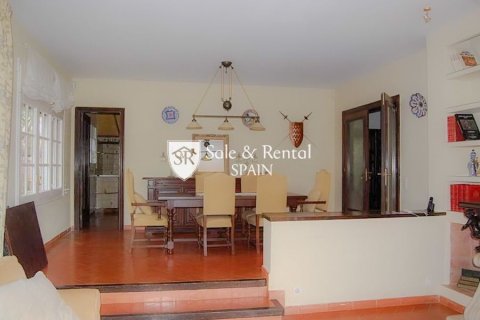 Сasa de 6 dormitorios en venta en Lloret de Mar, Gerona, Cataluña, Spain № 6739 - foto 8
