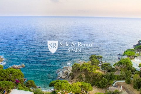 Сasa de 6 dormitorios en venta en Lloret de Mar, Gerona, Cataluña, Spain № 6739 - foto 6